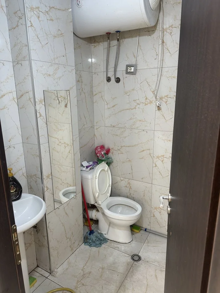 Tirane, jepet me qera dyqan Kati 0, 120 m² 1.500 € (Yzberisht ,rruga 3 Deshmoret)