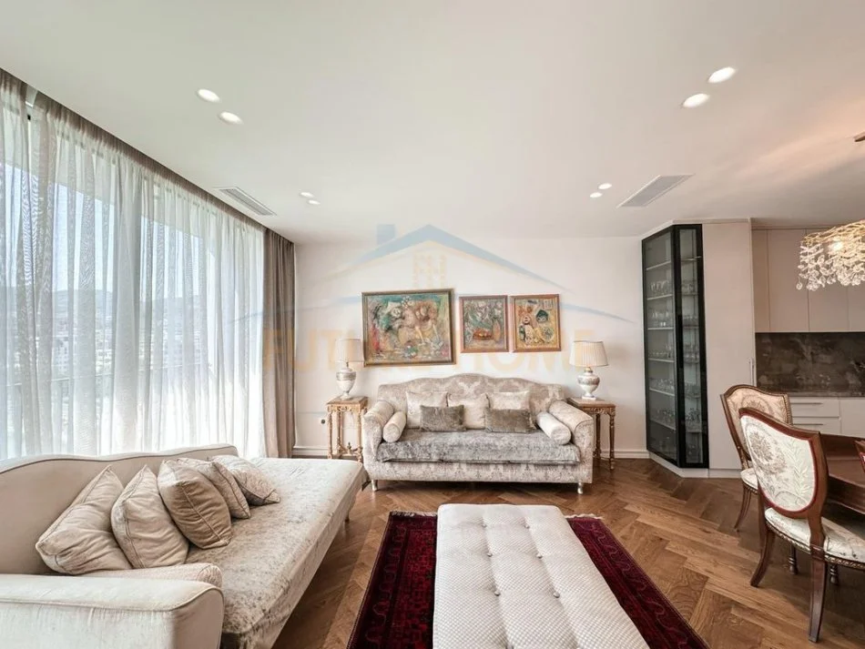 Tirane, shitet apartament 2+1+Ballkon Kati 10, 133 m² 550.000 € 