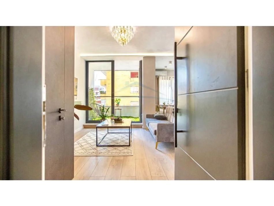 Tirane, shitet apartament 2+1+Ballkon Kati 6, 112 m² 300.000 € (Rruga e kosovareve)