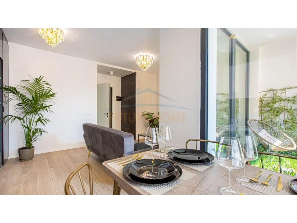 Tirane, shitet apartament 2+1+Ballkon Kati 6, 112 m² 300.000 € (Rruga e kosovareve)