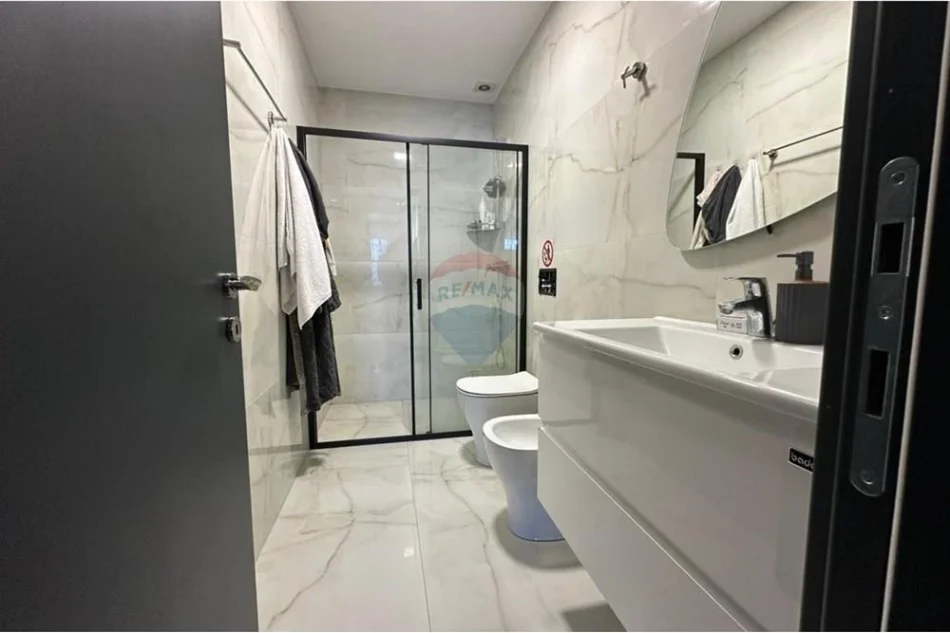 Tirane, shitet apartament 3+1 , 137 m² 325.000 € (Kompleksi Fiori Di Bosco)