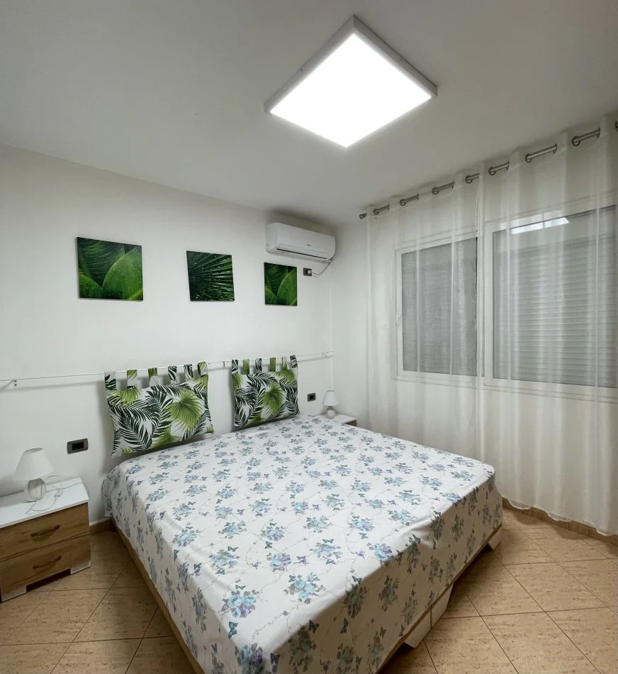 Tirane, jepet me qera apartament 1+1 Kati 5, 55 m² 500 € (Tregu cam)