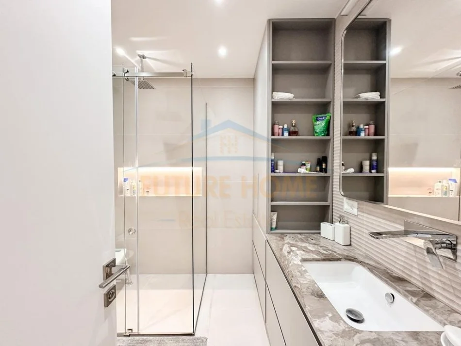 Tirane, shitet apartament 2+1+Ballkon Kati 10, 133 m² 550.000 € 