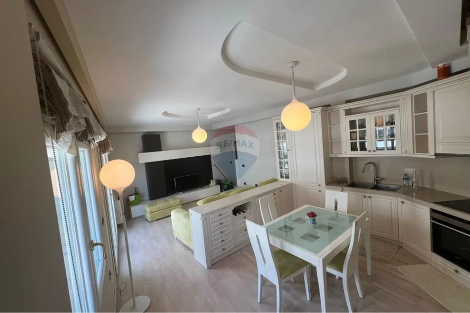 Tirane, shitet apartament duplex Dublex , 138 m² 280.000 € 