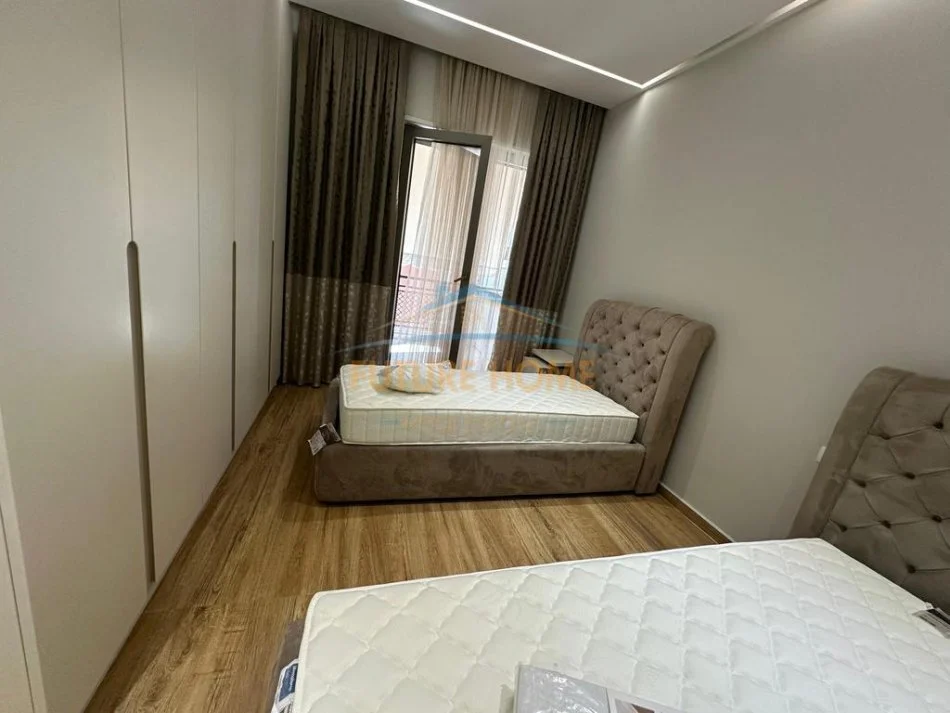 Tirane, jepet me qera apartament 2+1 Kati 4, 114 m² 1.000 € (Kompleksi Delijorgji)
