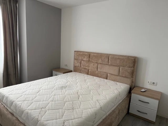 Tirane, jepet me qera apartament 1+1 Kati 2, 56 m² 450 € (Laprake)