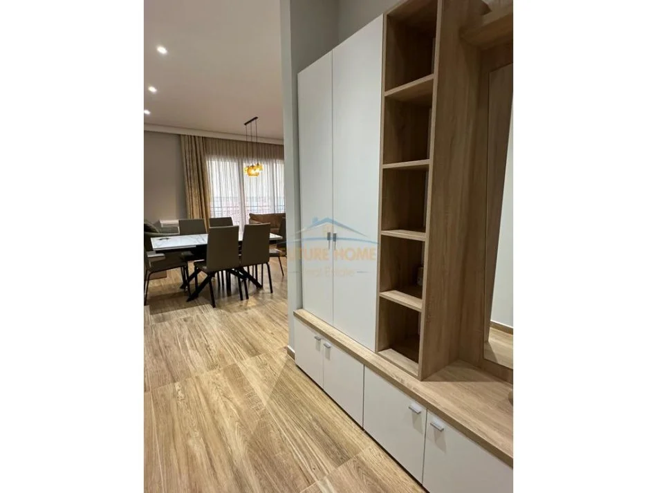 Tirane, jepet me qera apartament 2+1 Kati 4, 114 m² 1.000 € (Kompleksi Delijorgji)