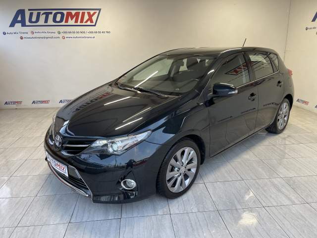 Tirane, shes makine Toyota auris Viti 2013, 12.900 Euro