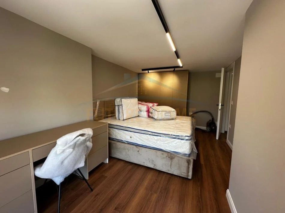 Tirane, shitet apartament duplex Dublex Kati 1, 104 m² 160.000 € 