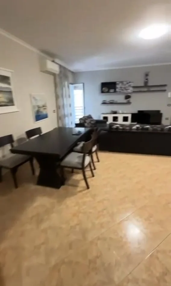 Tirane, jepet me qera apartament 2+1+Ballkon Kati 7, 90 m² 700 € (Zogu i Zi)