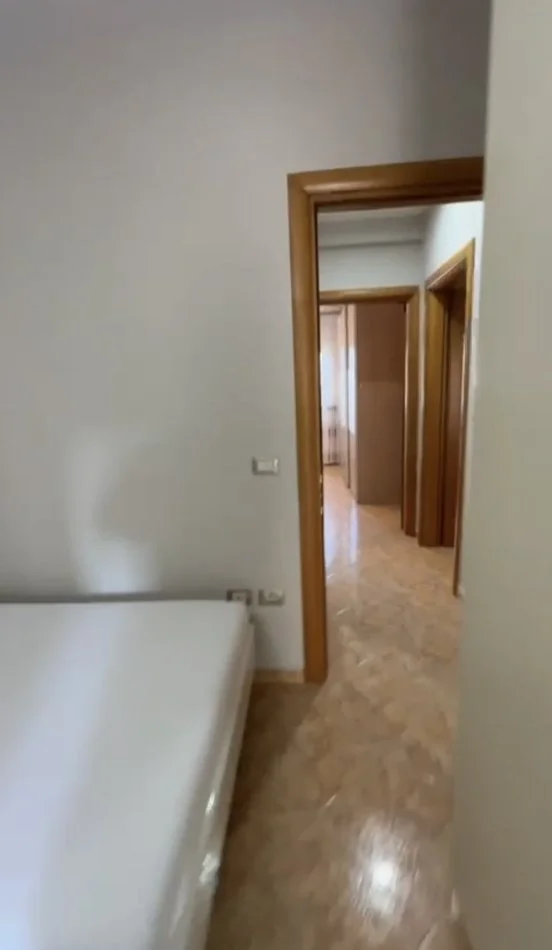 Tirane, jepet me qera apartament 2+1+Ballkon Kati 7, 90 m² 700 € (Zogu i Zi)