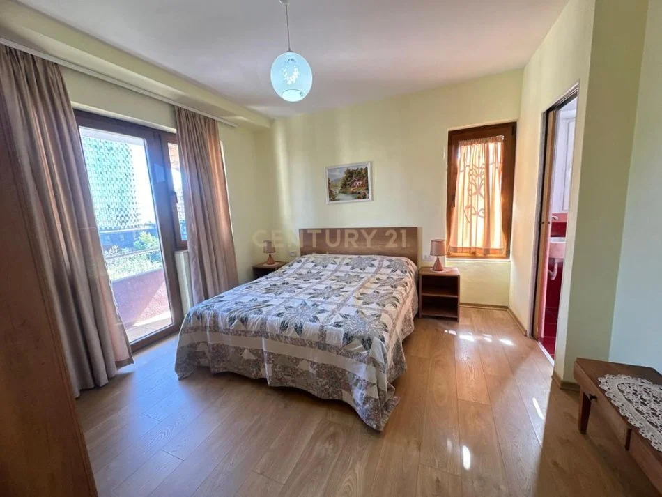 Tirane, jepet me qera apartament 2+1 Kati 6, 80 m² 700 € (Barrikadave)