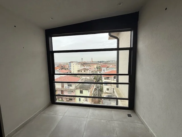 Tirane, jepet me qera apartament 1+1+Ballkon Kati 4, 56 m² 450 € (Laprake)