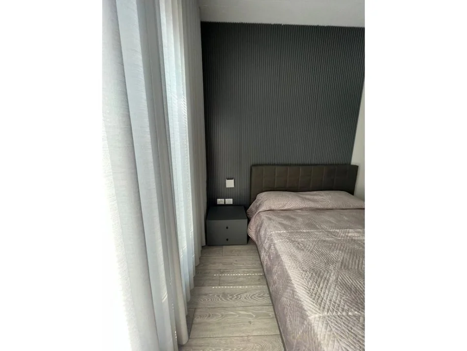 Tirane, jepet me qera apartament 1+1 Kati 2, 70 m² 850 € (Rruga e Kavajes)