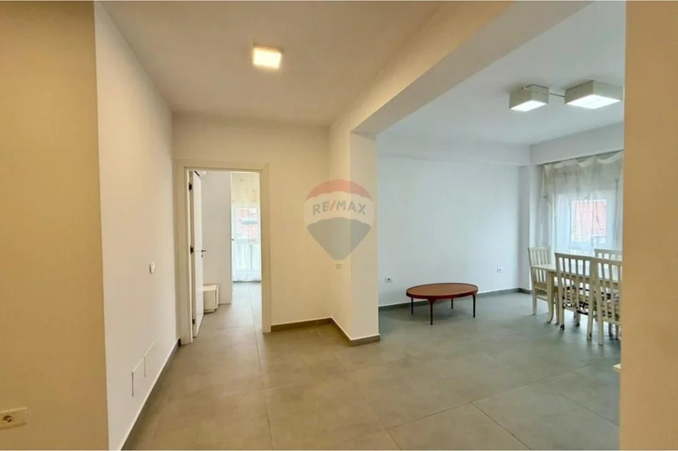 Tirane, shitet apartament 2+1+Ballkon , 124 m² 205.000 € (Kodra e Diellit 1)
