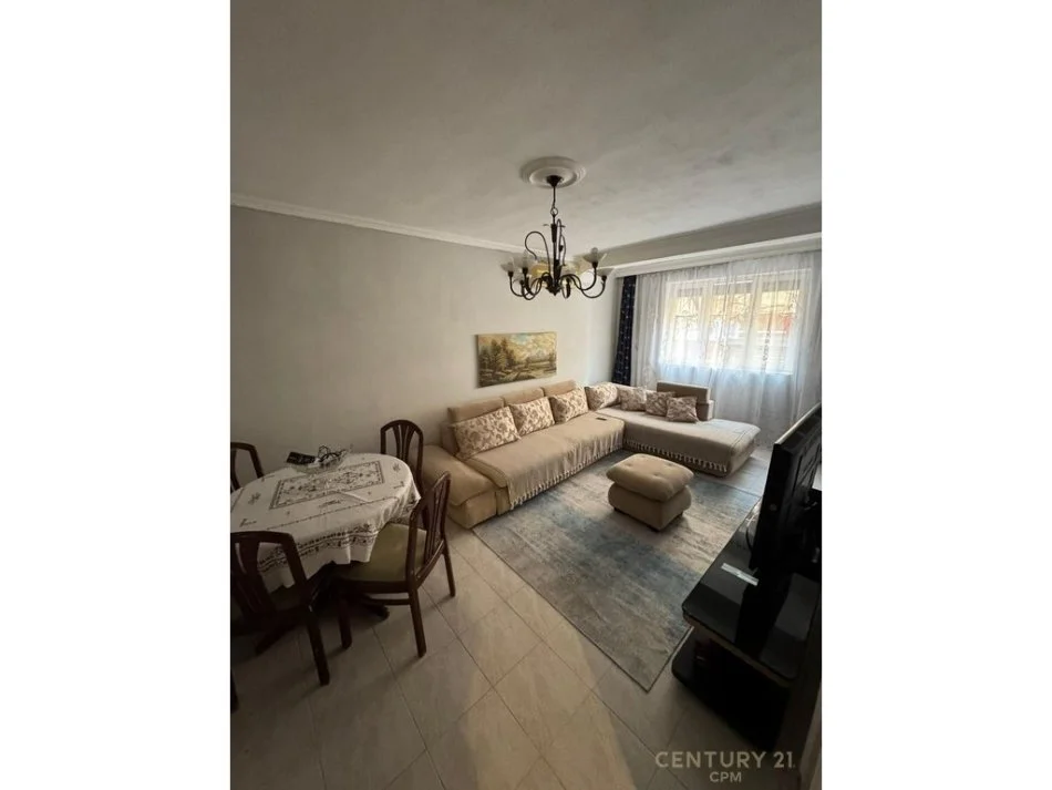 Tirane, jepet me qera apartament 2+1 Kati 1, 80 m² 600 € (Pazari i ri)