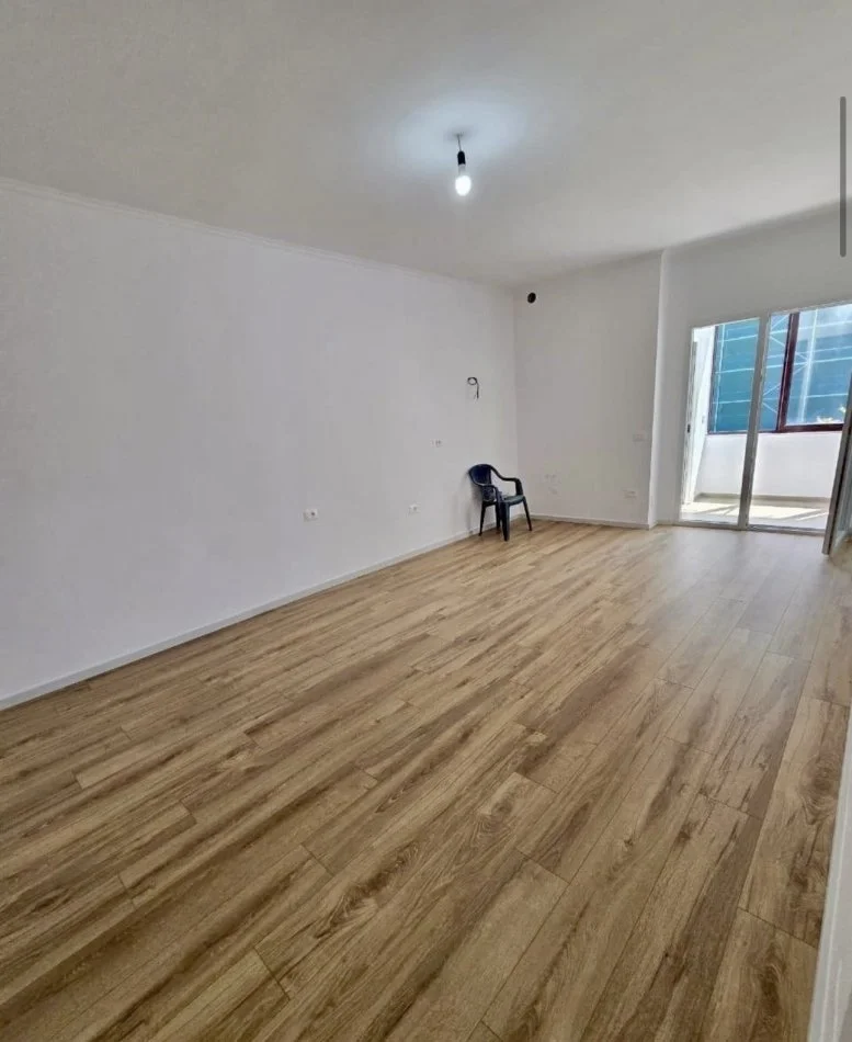 Tirane, shitet garsonier , Kati 4, 45 m2 75,000 € 