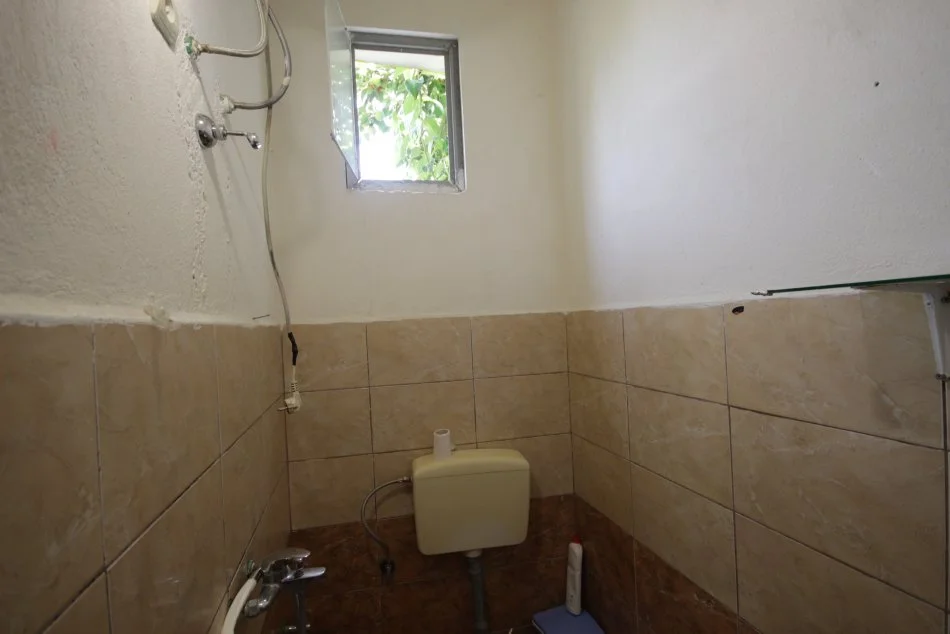 Tirane, jepet me qera shtepi 1+1 Kati 0, 60 m² 300 € 