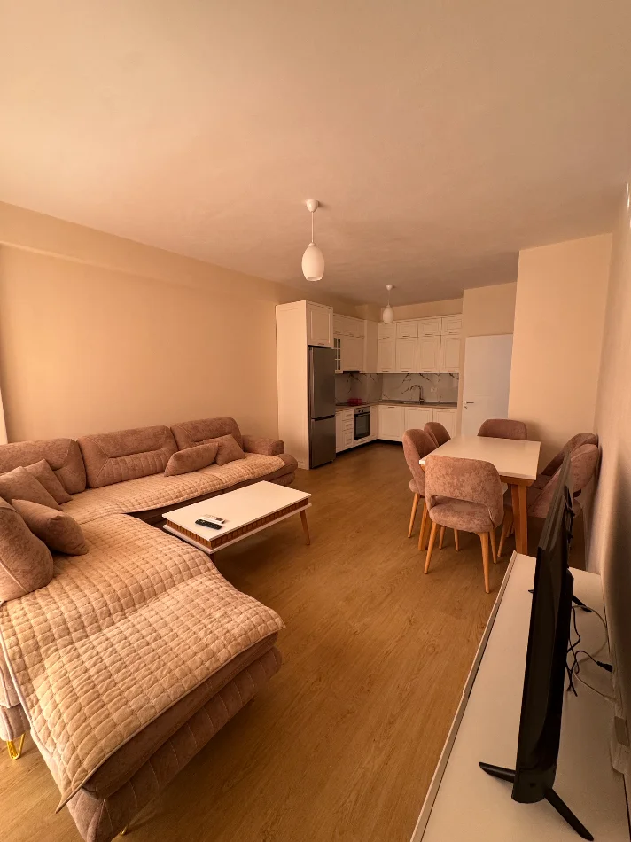 Tirane, jepet me qera apartament 1+1 Kati 4, 70 m² 450 € (Kashar)