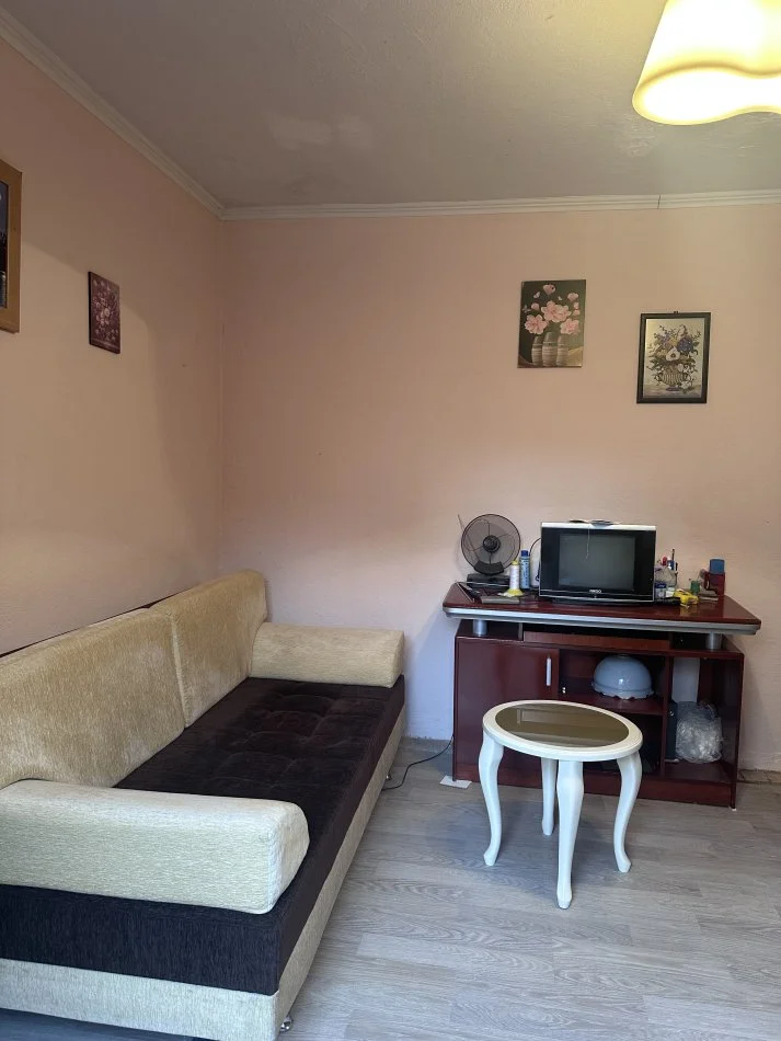 Tirane, jepet me qera shtepi 1+1 Kati 2, 55 m² 400 € (Rruga Nikolla Lena prane Olsi Tattoo)