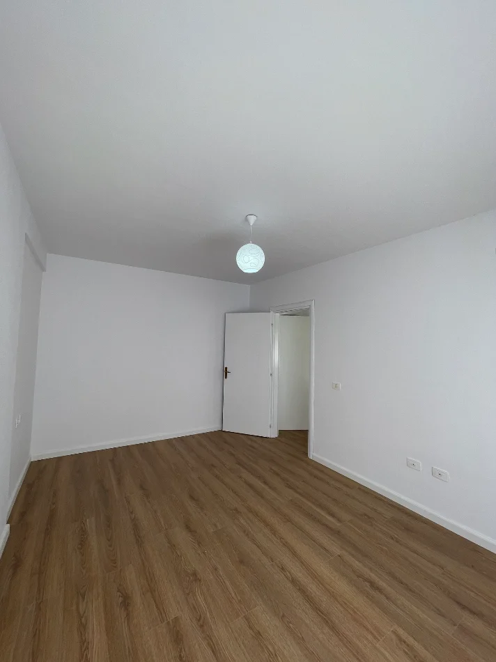 Tirane, shes apartament 1+1+Ballkon Kati 6, 74 m² 165.000 € (Afer Report Tv)