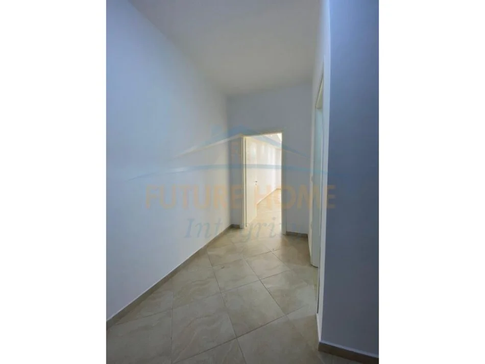 Tirane, shitet apartament 2+1+Ballkon Kati 2, 115 m² 125.000 € (Fresk)