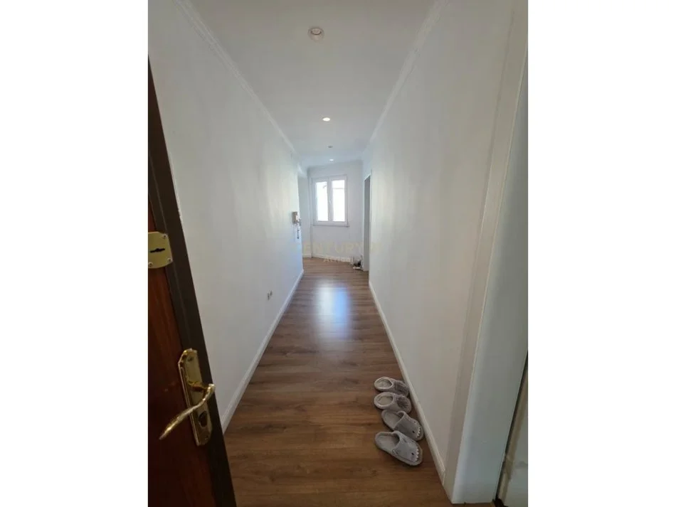 Tirane, shes apartament Kati 2, 170 m² 220.000 € (Tv)