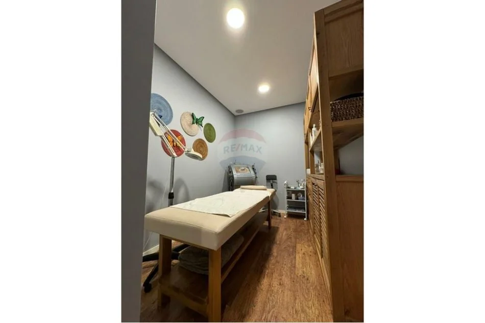 Shqiperi, jepet me qera ambjent biznesi Kati 1, 108 m² 1.200 € (QIRA AMBIENT BIZNESI DON BOSCO!)