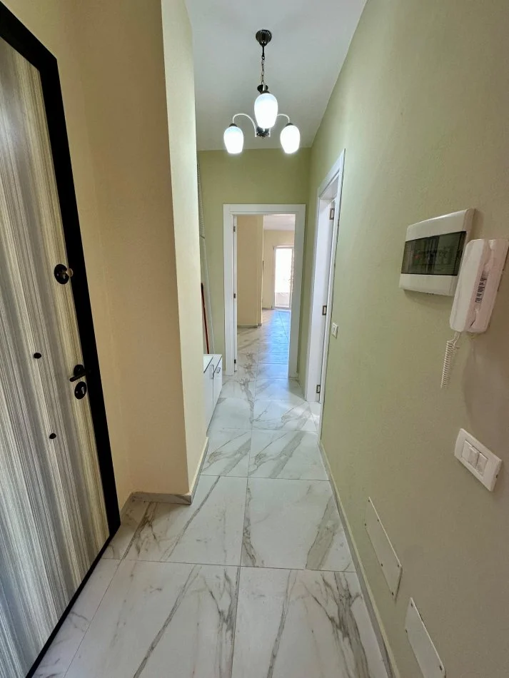 Tirane, jepet me qera apartament 1+1+Aneks+Ballkon Kati 4, 70 m² 700 € (Pazari i Ri)