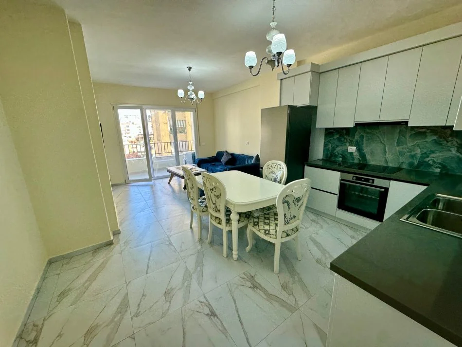 Tirane, jepet me qera apartament 1+1+Aneks+Ballkon Kati 4, 70 m² 700 € (Pazari i Ri)