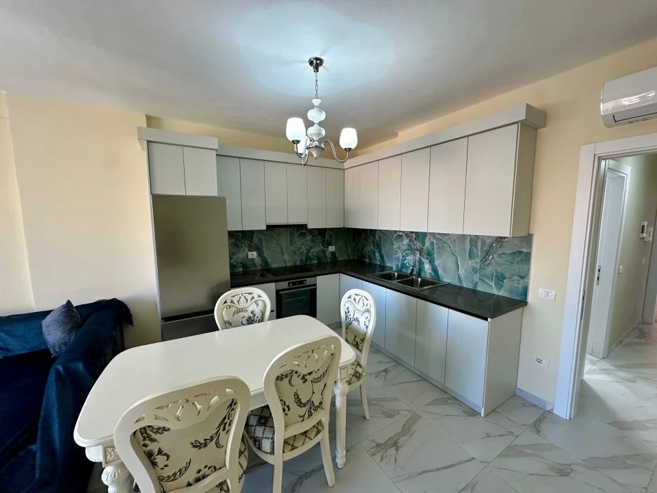 Tirane, jepet me qera apartament 1+1+Aneks+Ballkon Kati 4, 70 m² 700 € (Pazari i Ri)