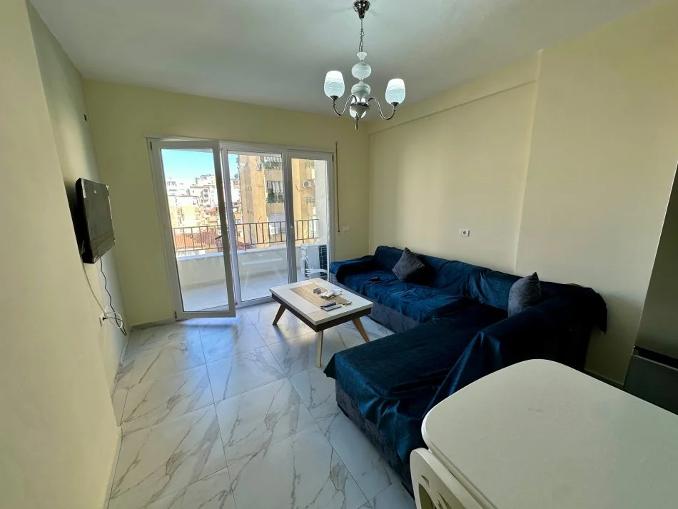 Tirane, jepet me qera apartament 1+1+Aneks+Ballkon Kati 4, 70 m² 700 € (Pazari i Ri)