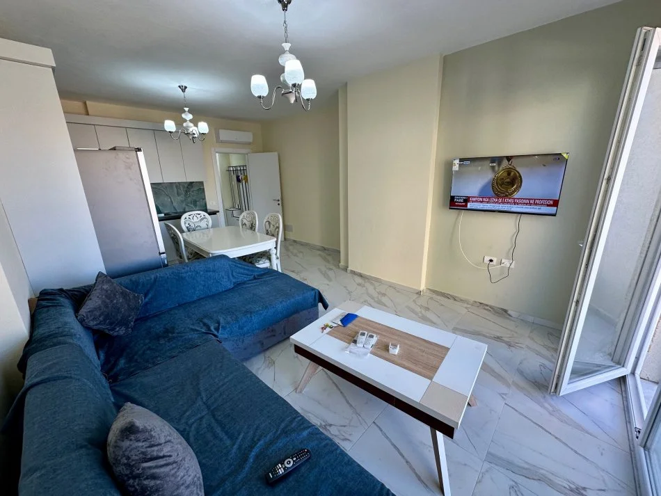 Tirane, jepet me qera apartament 1+1+Aneks+Ballkon Kati 4, 70 m² 700 € (Pazari i Ri)