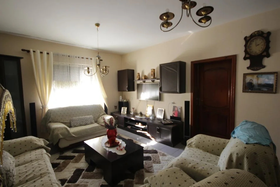 Tirane, shitet 3 Katshe Kati 3, 600 m² 500.000 € (Rruga:Muhamet Deliu)