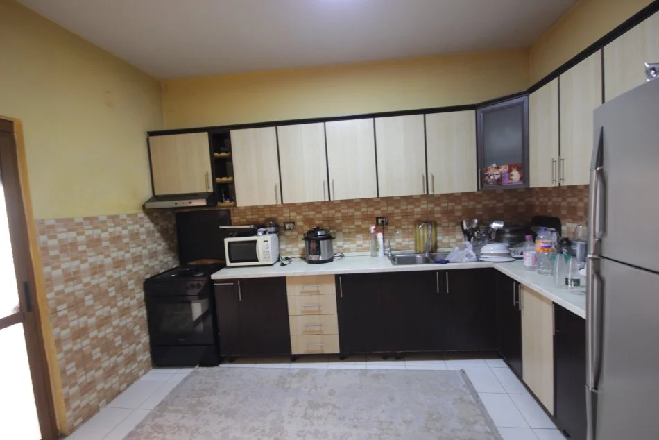 Tirane, shitet 3 Katshe Kati 3, 600 m² 500.000 € (Rruga:Muhamet Deliu)