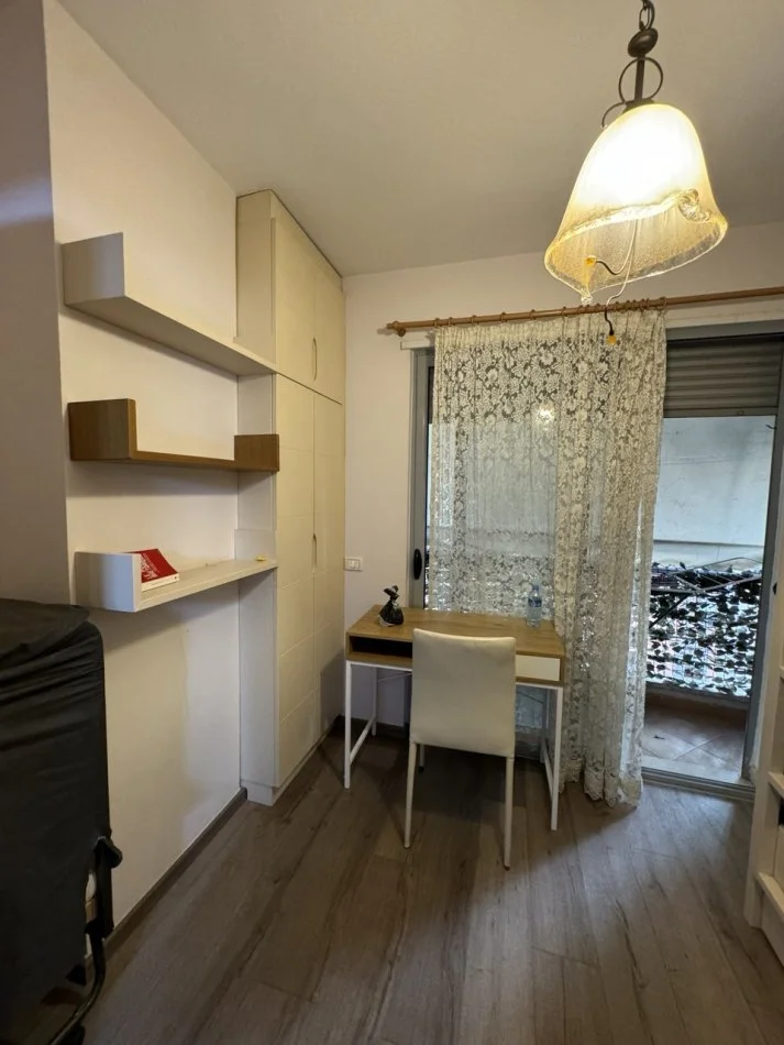Tirane, jepet me qera apartament , 80 m² 600 € 
