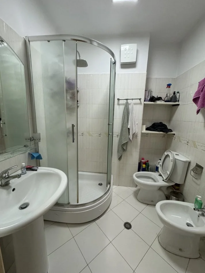 Tirane, jepet me qera apartament , 80 m² 600 € 