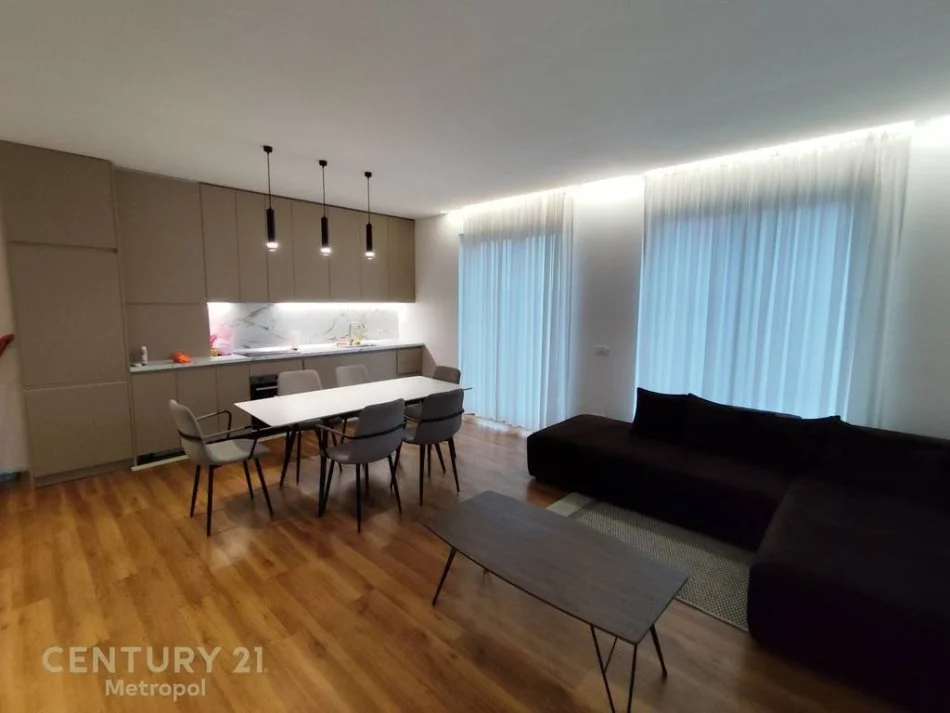 Tirane, jepet me qera apartament 3+1+Aneks+Ballkon Kati 9, 129 m² 1.000 € (Rezidenca Future Home)