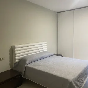 Tirane, jepet me qera apartament 2+1+Ballkon Kati 1, 98 m² 670 € 