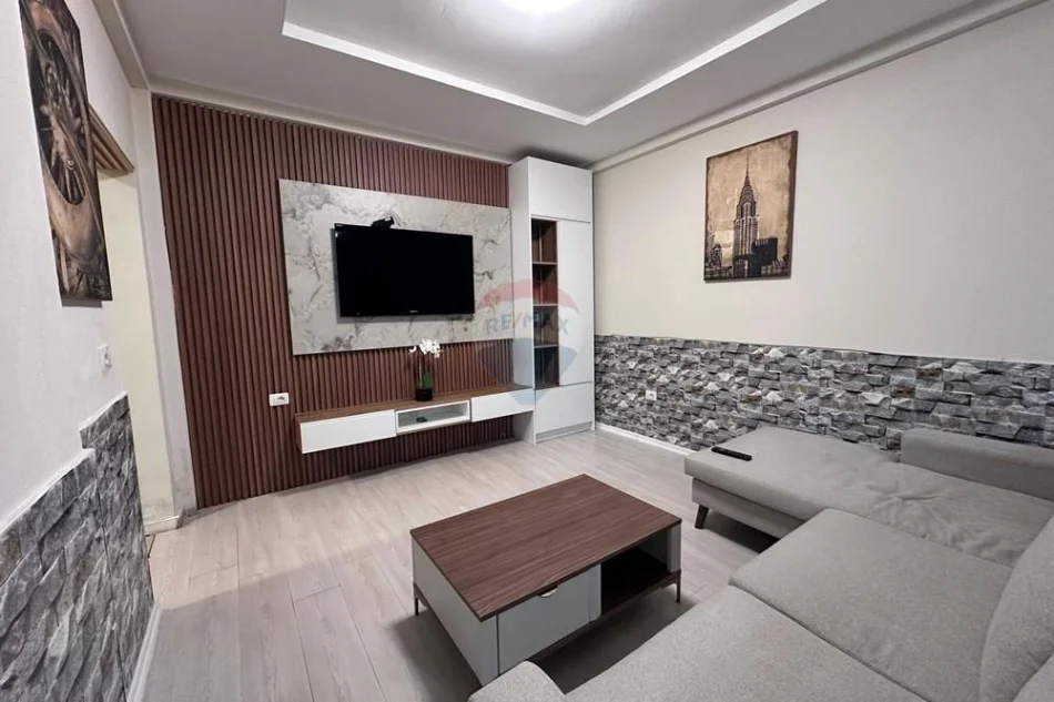 Tirane, jepet me qera 2+1 , 63 m² 650 € (Kodra e Diellit)