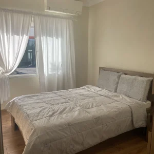 Tirane, jepet me qera apartament 2+1+Ballkon Kati 1, 98 m² 670 € 