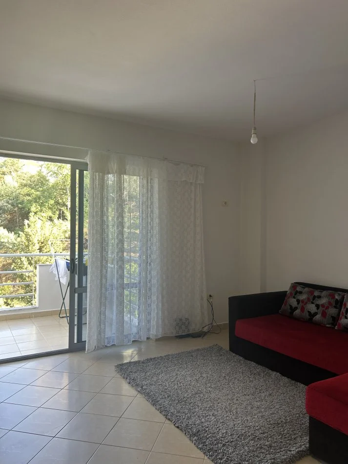 Tirane, jepet me qera apartament 1+1+Ballkon Kati 5, 60 m² 380 € (Rruga Muhamet Deliu , tek Fresku)