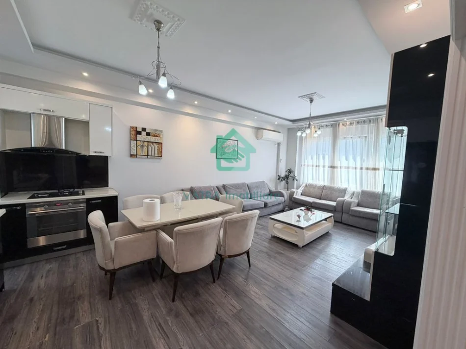 Tirane, shitet apartament 2+1 Kati 5, 94 m²