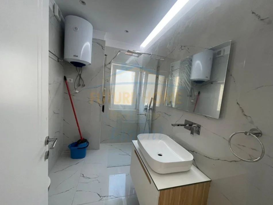 Tirane, jepet me qera apartament 2+1 Kati 3, 79 m² 1.000 € (Him kolli)
