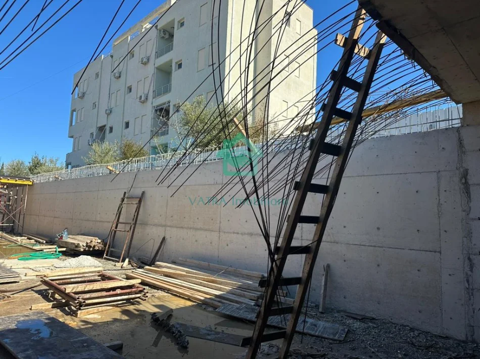 Vlore, shitet apartament 2+1+Ballkon , 118 m² 325.000 € (Oricum)