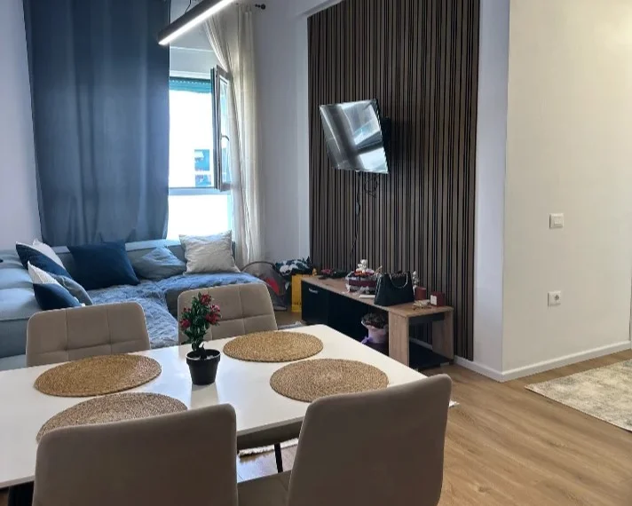 Tirane, jepet me qera apartament 2+1+Aneks+Ballkon Kati 8, 80 m² 600 € (Rruga Ali demi)