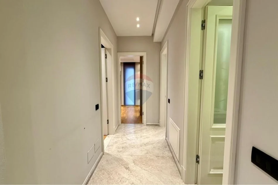 Tirane, shitet apartament 3+1 , 127 m² 600.000 € (Ambasada Amerikane)