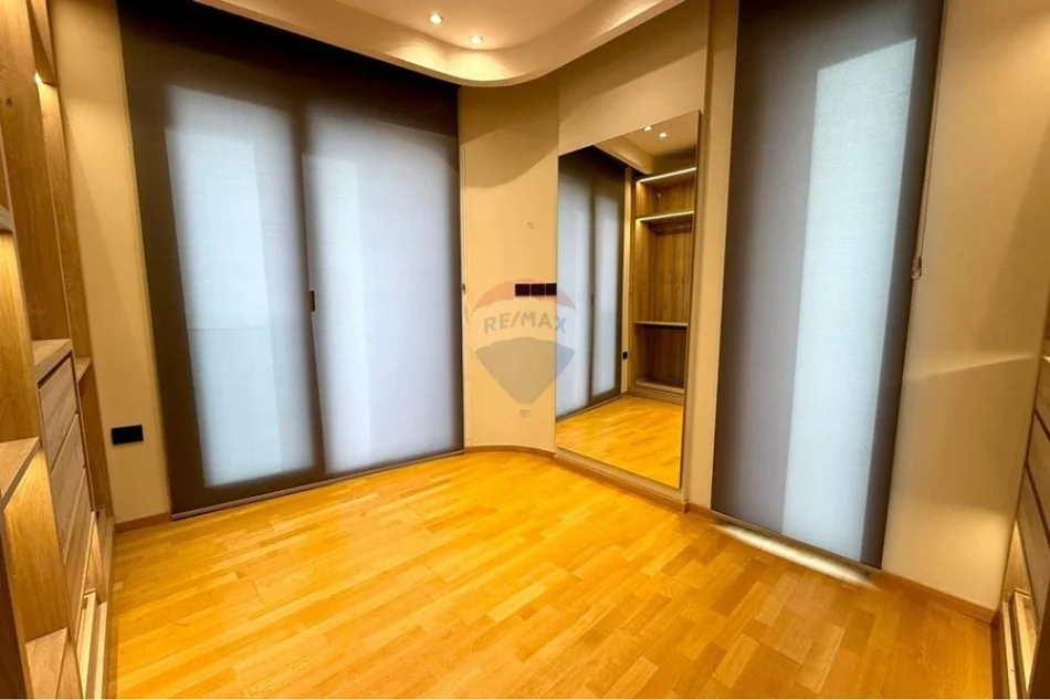Tirane, shitet apartament 3+1 , 127 m² 600.000 € (Ambasada Amerikane)