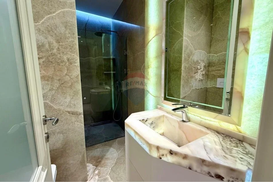 Tirane, shitet apartament 3+1 , 127 m² 600.000 € (Ambasada Amerikane)