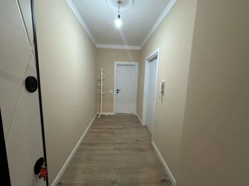 Shqiperi, jepet me qera apartament 2+1+Ballkon Kati 3, 103 m² 550 € (Paskuqan)